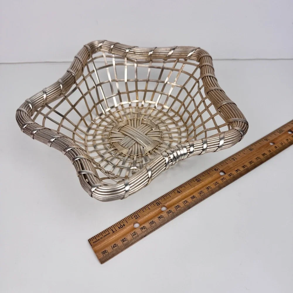 Vtg‎ Metal Star Shaped Tabletop Small Basket 9inch Silver Light Gold Color READ